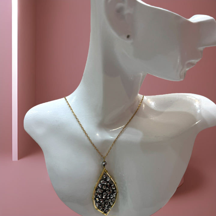 Le Mélange hot-selling metallic silver crystal gold chain necklace.